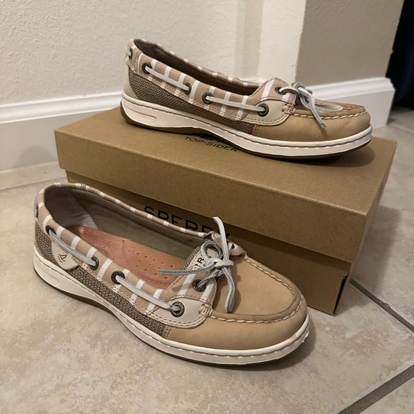 Tan Sperry Top Sider size 6 - Picture 1 of 7